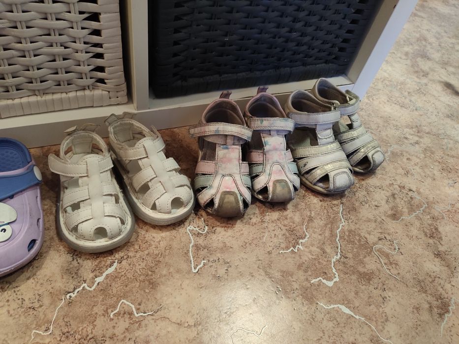 Продам детскую обувь на лето