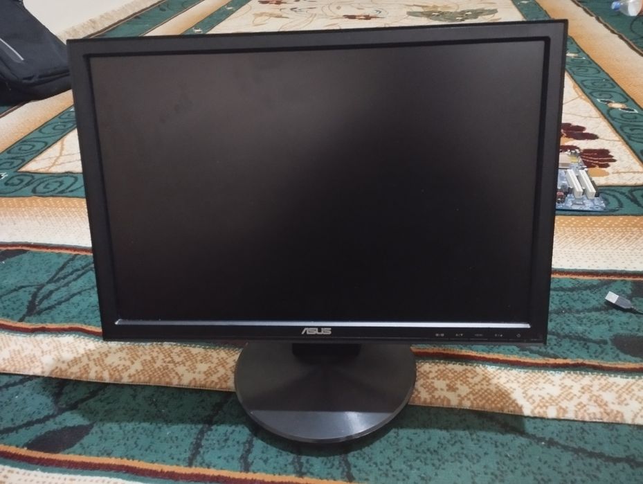 Монитор ASUS 19" (LED) в отличном состоянии
Стильный дизайн.