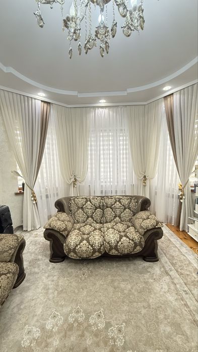 Продается два Дивана и кресло