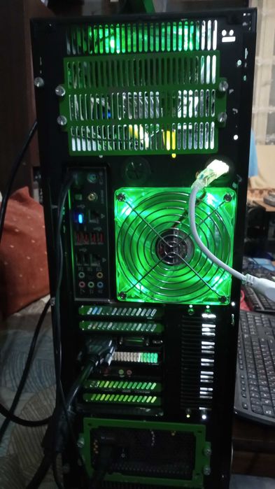 Продавам гейминг компютърна конфигурация i7