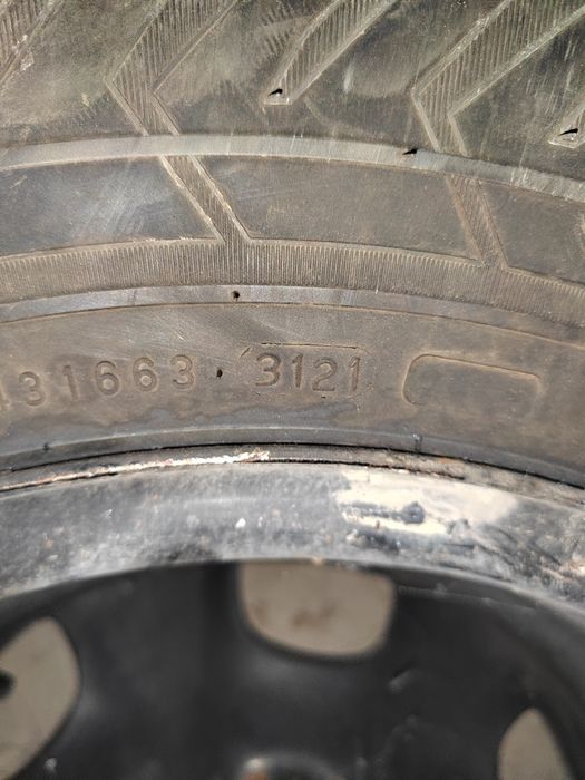 Зимний резина дисками размер 255/70. 15