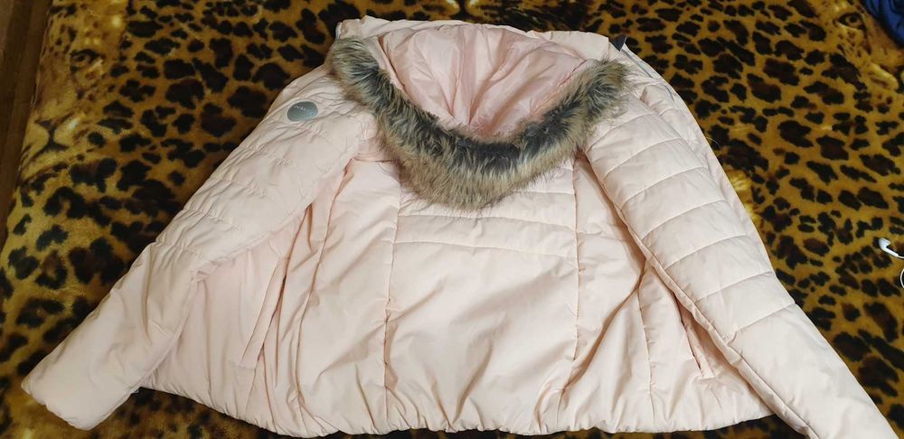 Продавам дамско зимно яке Mc Kinley