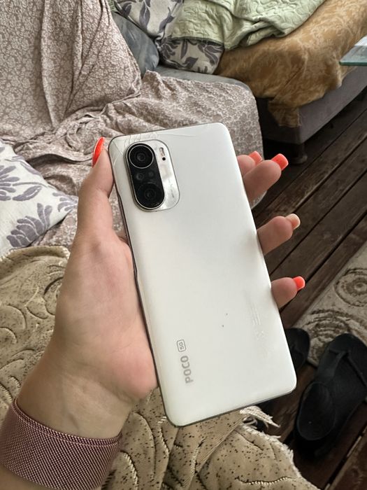 Продам телефон Poco F3