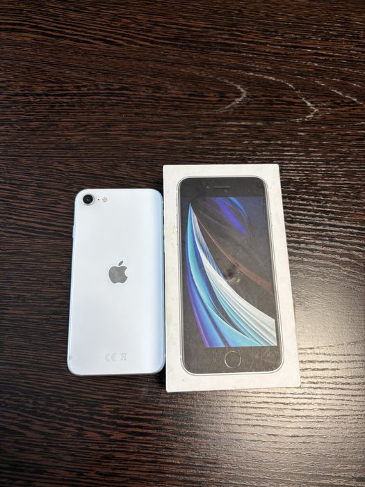 Продам iPhone SE (2021)