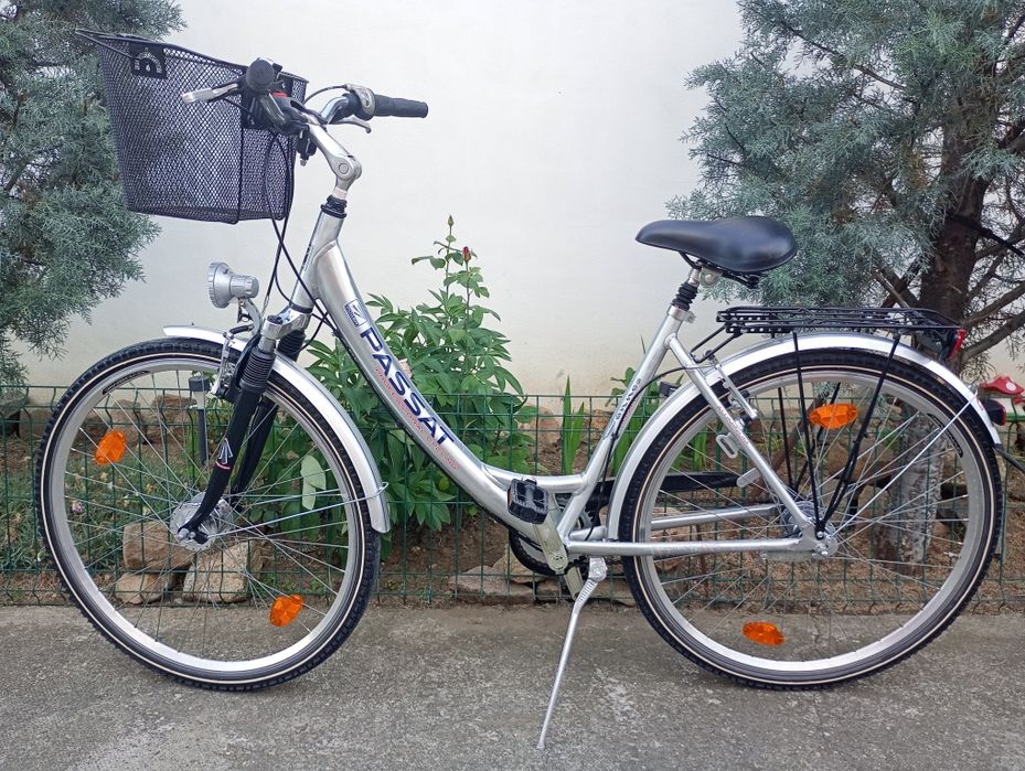 Vând bicicletă damă Passat,roti 28,cu 7 vit,frână la picior !