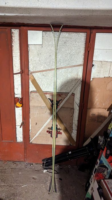 Schiuri de tură/freeride Black crows atris 184+atk raider 12