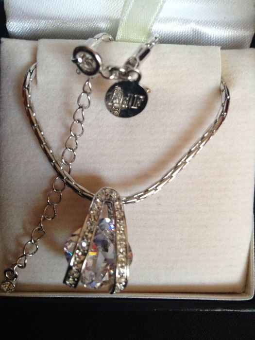 Уникално Колие с камък Сваровски
