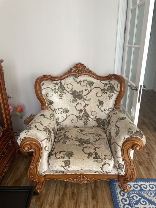 Продам гостиную мебель