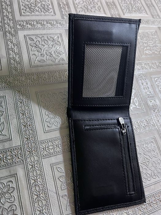 Кошелек Lacoste на магнитах