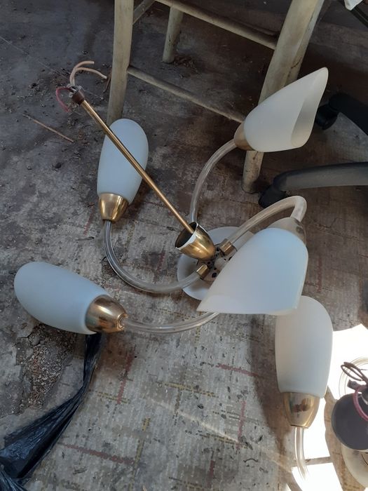 Осветителни тела за нощно шкафче.