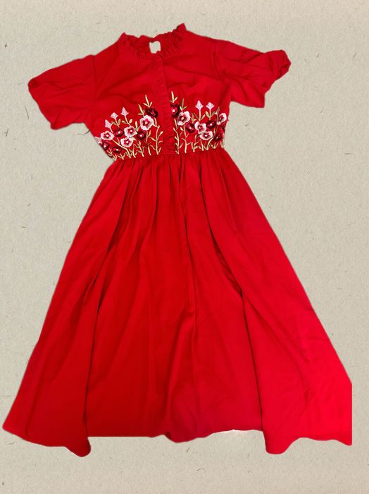 Продаю все платья