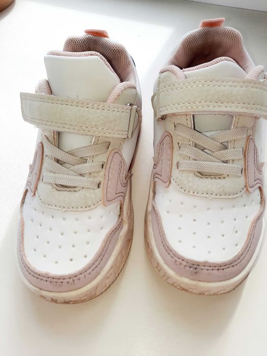 Кроссовки для девочки