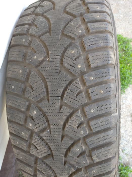 Зимняя резина ,один баллон