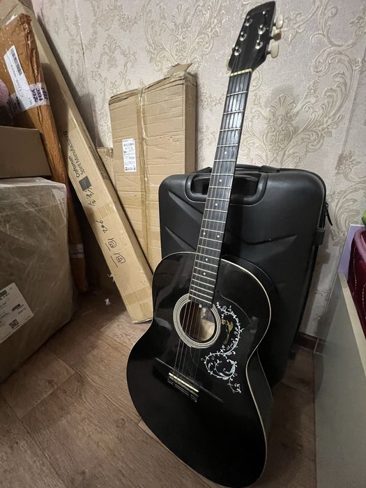 Гитара сатылады керемет акустикалық бағасы тиімді сроч сатып жатрмын..