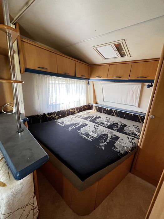 Каравана за 6 души Hobby DeLuxe 560