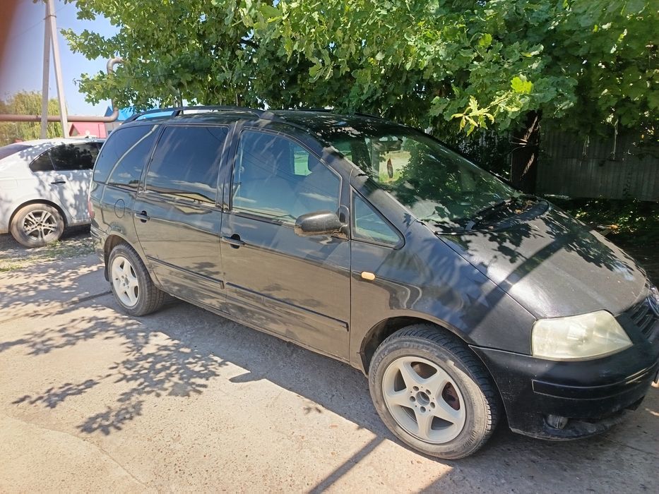 Шаран 2002год 2.8
