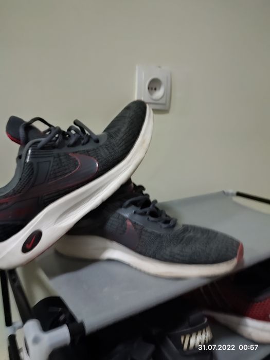 Крассовки Nike Оригинал 42