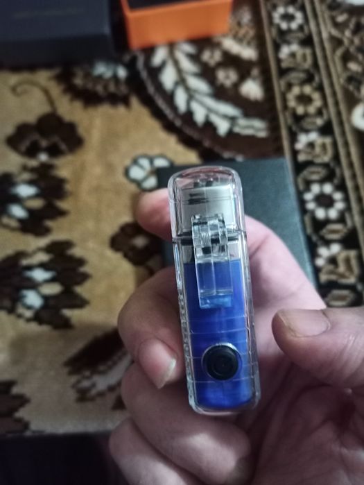 Зажигалка-фонарик с часами