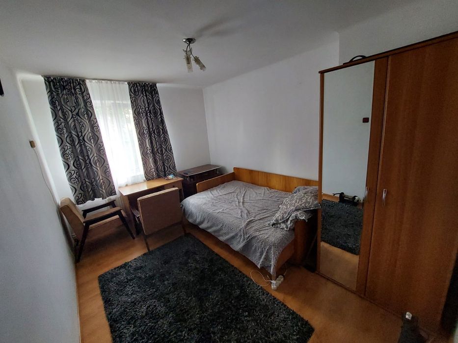 Apartament cu 3 camere, bd.Ecaterina Teodoroiu, vizavi de școala nr.2
