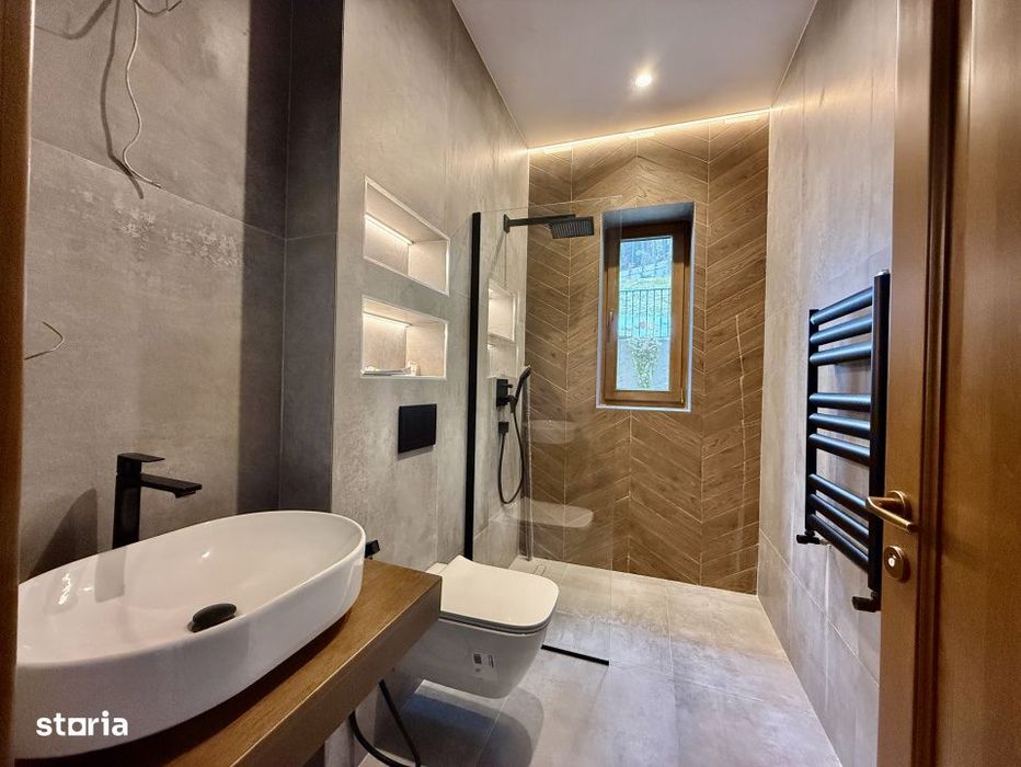 Apartament la parter cu gradina proprie, in Foresti Sinaia. In inima n