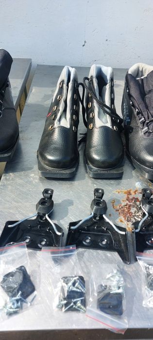 Продам лыжные ботинки новые
