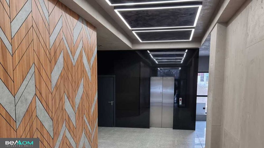 Дава се под наем Офис в Варна, Младост 1 - 160 кв.м за 1280 € - Снимка #8