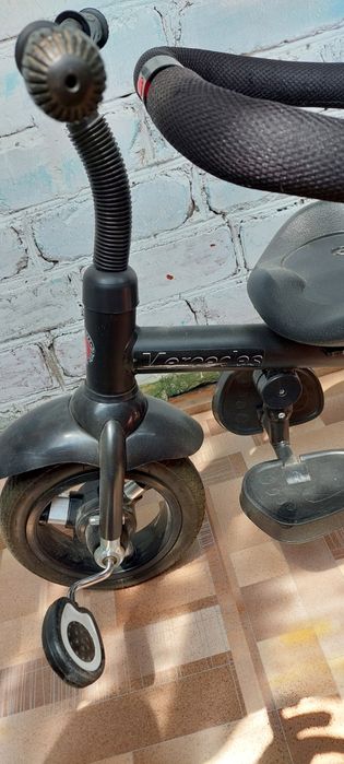 Детский велосипед с ручкой