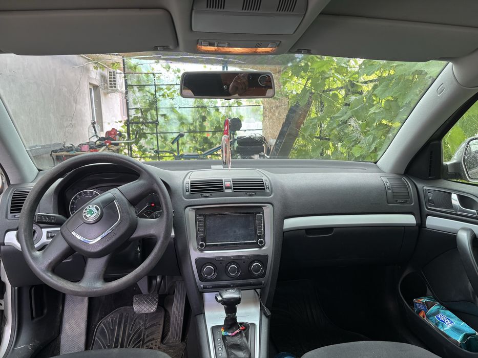 SKODA Octavia 2012 — imagine 5