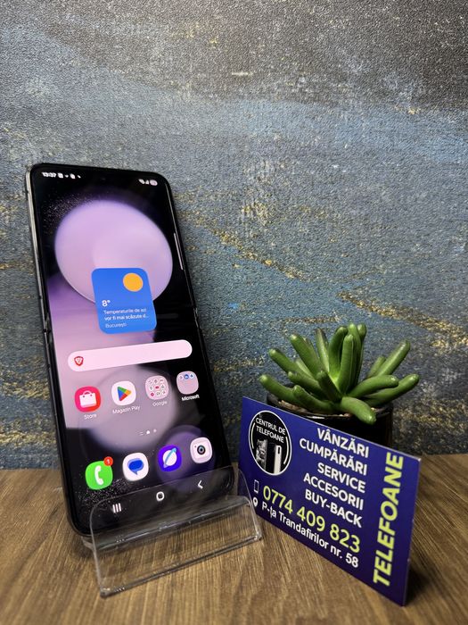 Samsung Galaxy Z Flip 5/512 GB/Garantie 2Ani Centrul de Telefoane/Rate