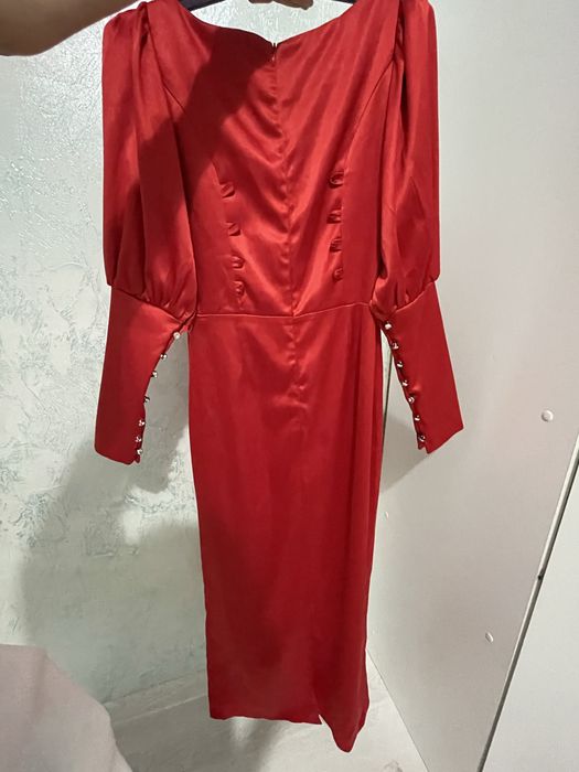 Платья красный шым