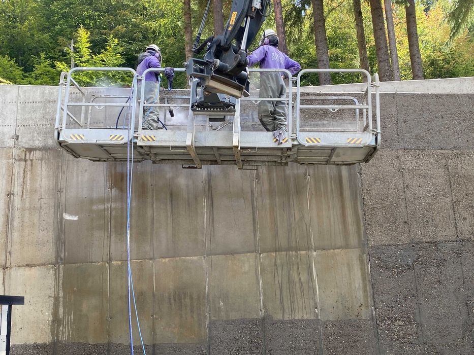 Buciardare, hidrodemolare beton, hidrosablare, sablare cu nisip