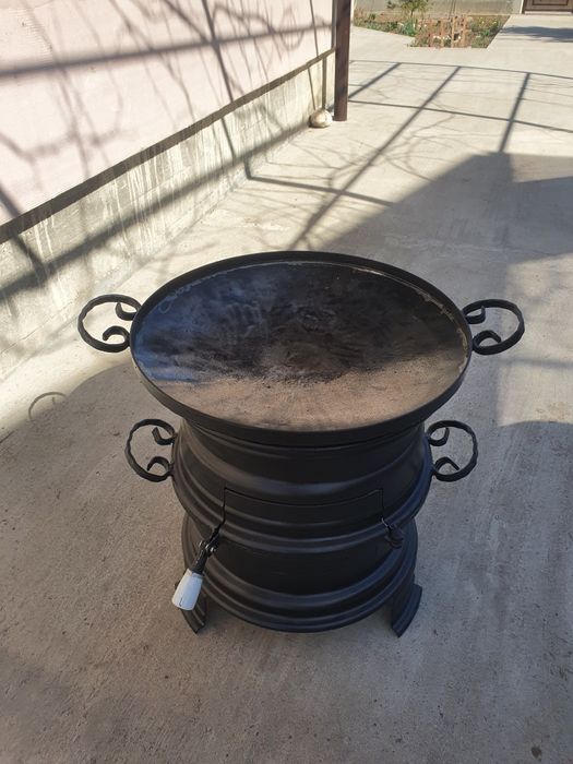 Pirostrie/Sobită cu usită pentru ceaun, taler sau gratar