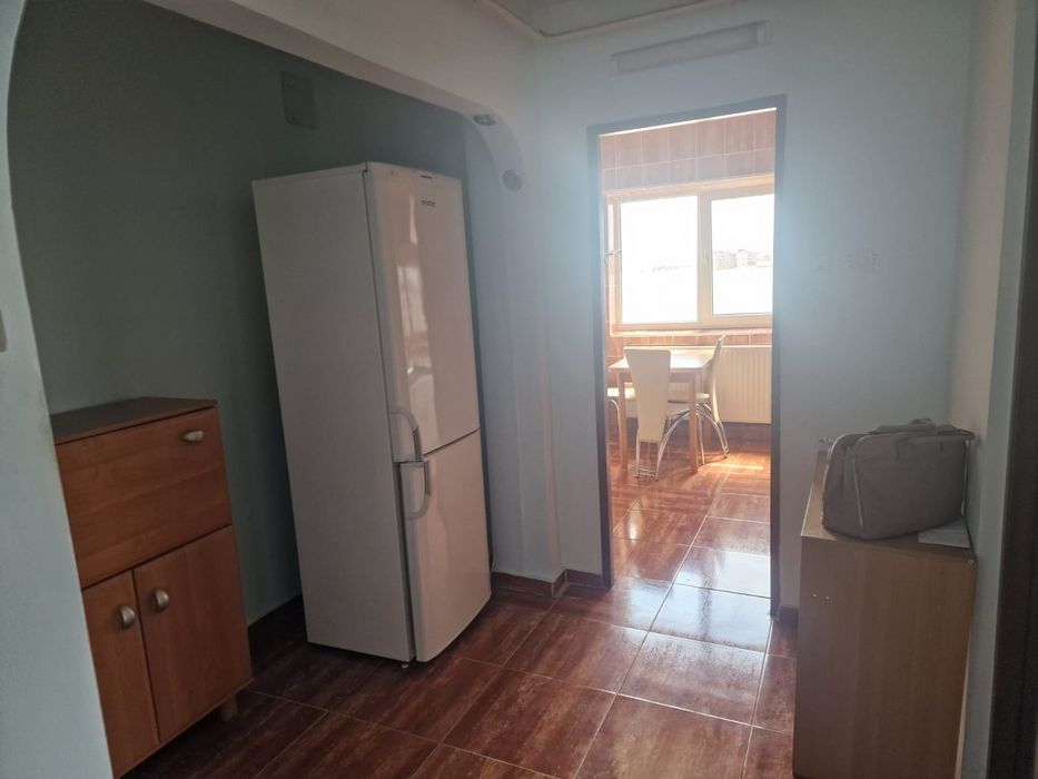Apartament 2 camere de închiriat, sensul giratoriu