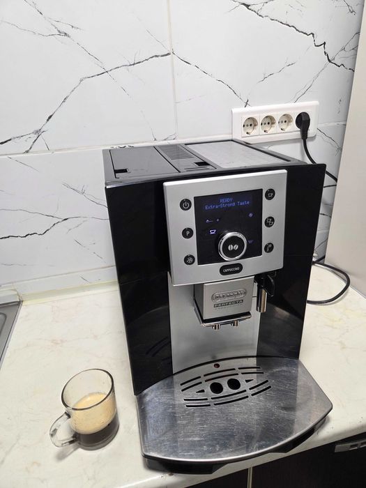 Espressor Automat DeLonghi Perfecta Cappuccino ESAM5500.B Aparat cu Cafea Boabe