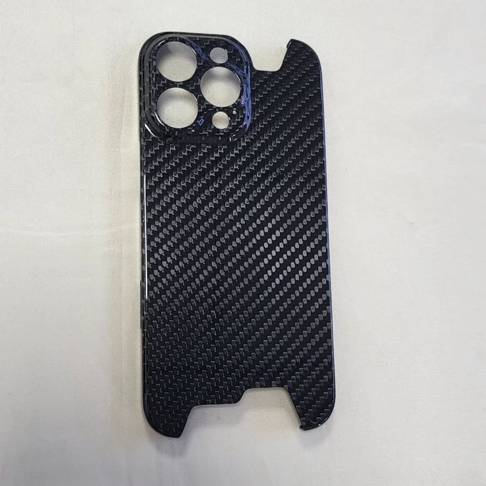 Чехлы на IPhone карбоновый.