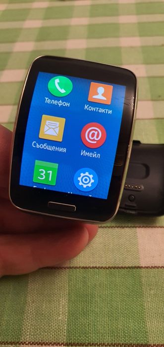 Продавам часовник Samsung Gear S
