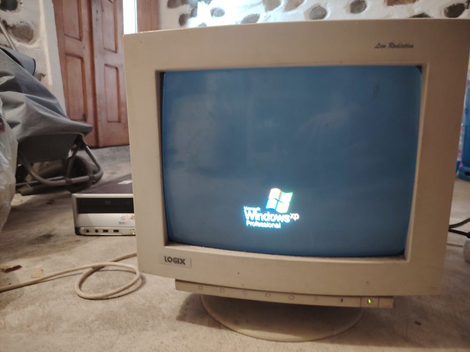 Monitor RETRO Logix