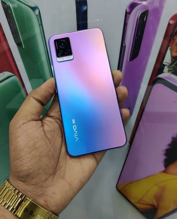 Vivo 21 сотилади
