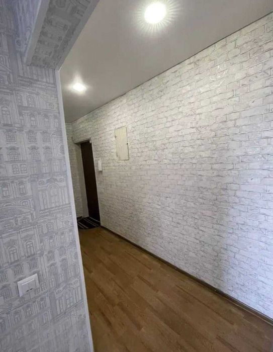 продам 2-комн в р-не маг. Радуга