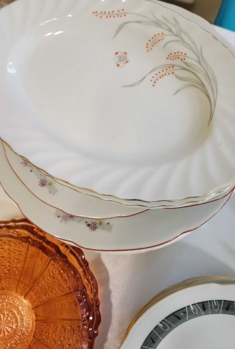 Ретро/винтидж чинии и купи от порцелан/кристал/сгъкло