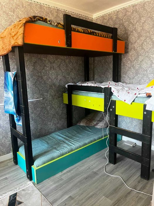 Трех ярусная кровать