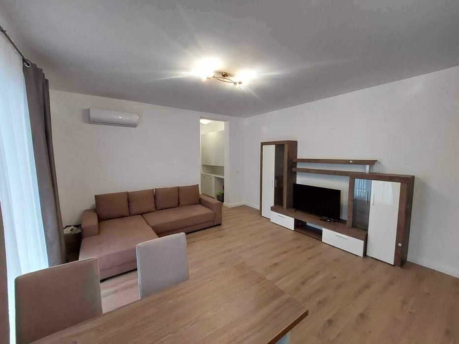 Inchiriez apartament