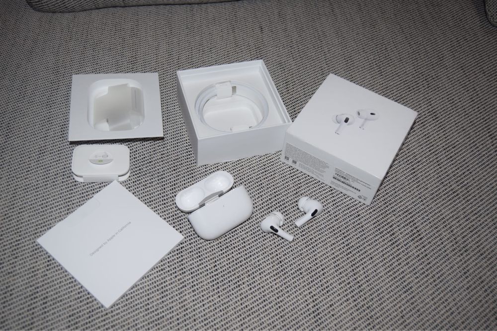 Casti Apple AirPods PRO 2 wireless charging