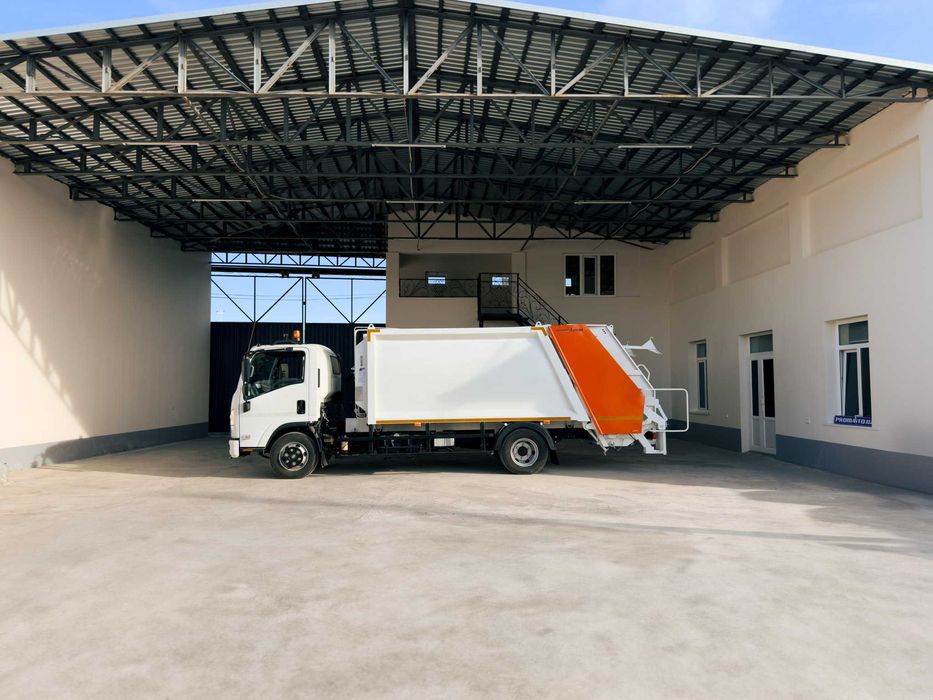 Мусоровоз 8+1м3 - на шасси ISUZU NQR 90 L-K