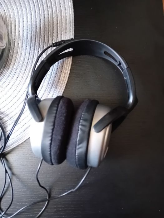 Căsti Philips cu fir