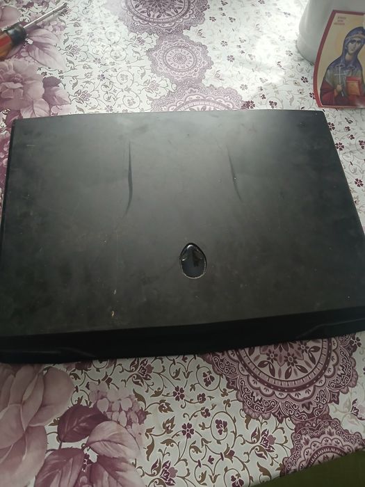 Vând laptop Alienware