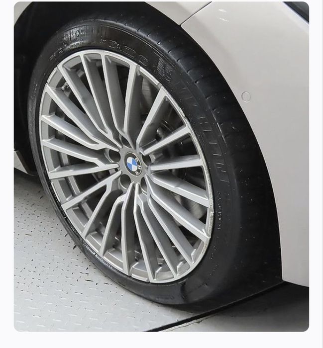BMW 7-Series 745Le iPerformance Design Pure Excellence