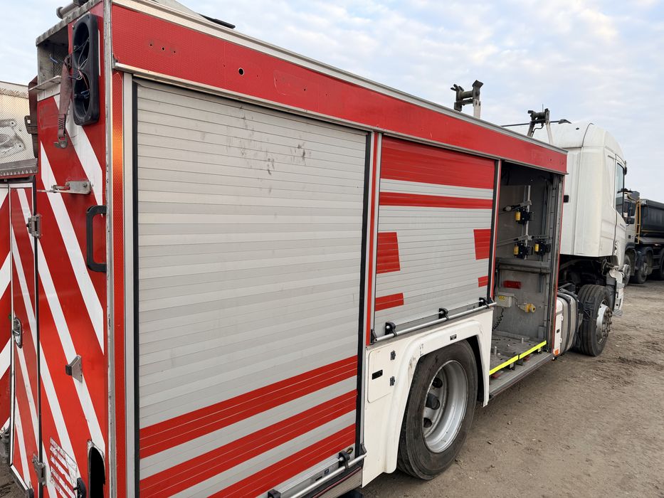 Masina pompieri butoi pompa apa scania P 310 motor cardan electromotor