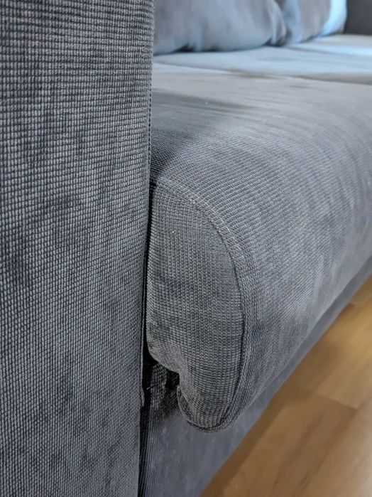 Colțar cu insula pe dreapta - 2.60m x 1.60m, gri închis, cu lada de depozitare