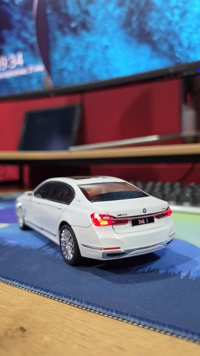 Suvinir BMW temirli sifatli yengi